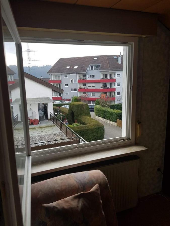 Sonnige Ruhige Dachzimmer Inkl Wifi Plus Kaffee Mit Wg Dusche Und Neuer Kueche Леррах Екстер'єр фото